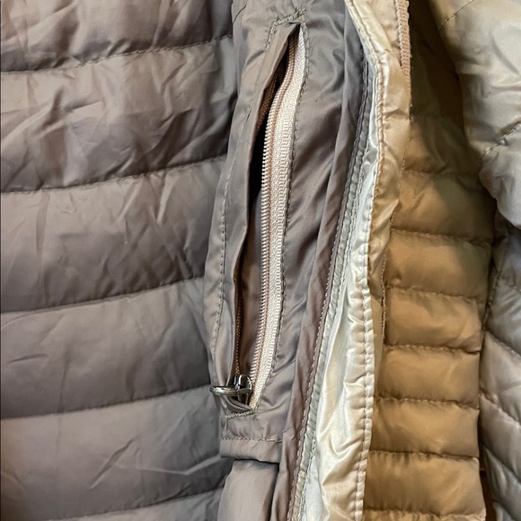 Eddie Bauer Women's Light Brown Puffer Coat - Size XS - Picture 9 of 14